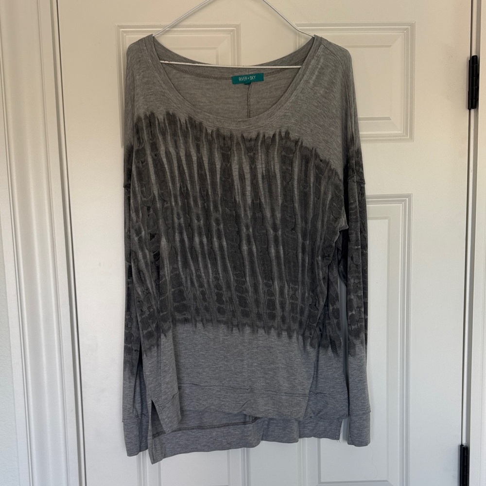 River + Sky Gray Tie-Dye Women's Top